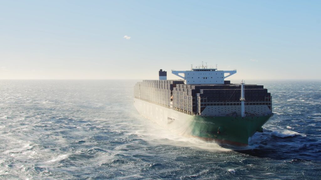 Drohnenaufnahme-Containerschiff Hochsee-Logistik Seefracht-Transport Maritime-Industrie Imagefilm-Produktvideo